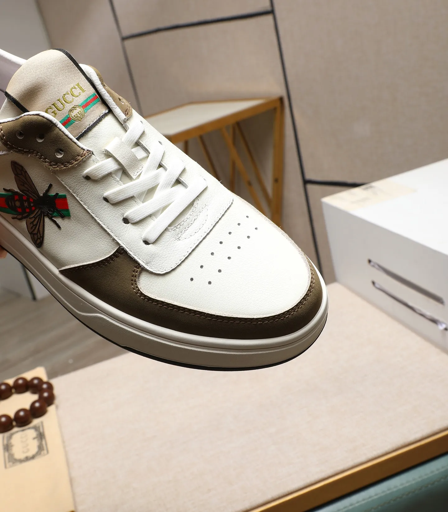 Men's shoes 💰440 GUCCI's latest spring model is on sale at the same time at the counter. Original calfskin imported from Italy, genuine leather lining, (high-end, extravagance, and class) exquisite workmanship. Sole: original sole provided by the original factory, ⚠exclusive double-layer movable molded sole super comfortable⚠, real shot 🎬The real thing is better🔍🔍"High quality·Follow the item" Code number 38-44